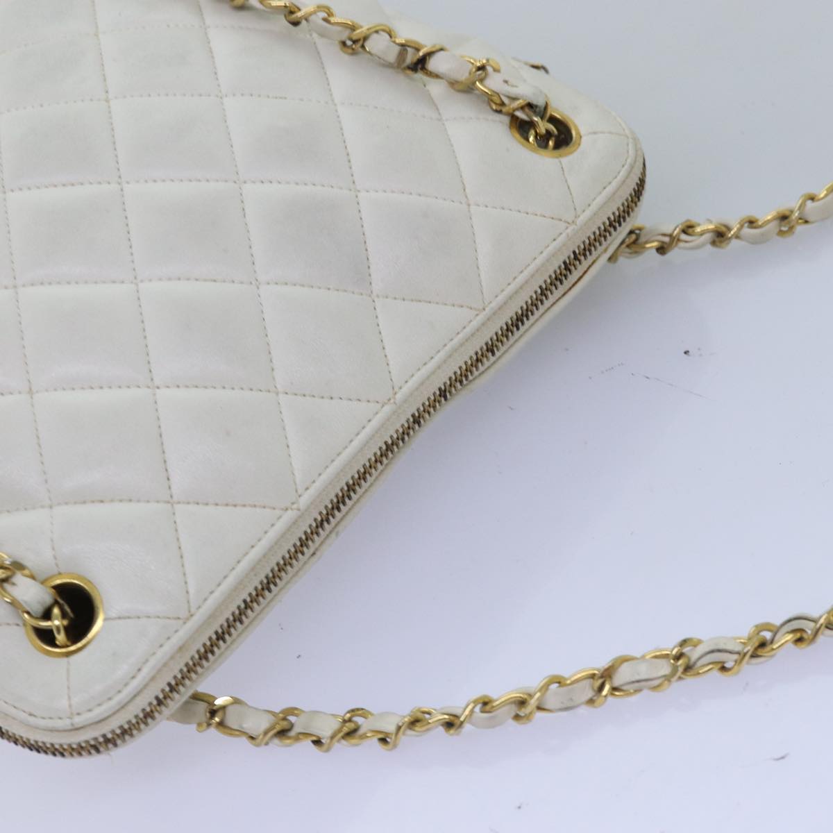 CHANEL Matelasse Chain Shoulder Bag Leather White CC