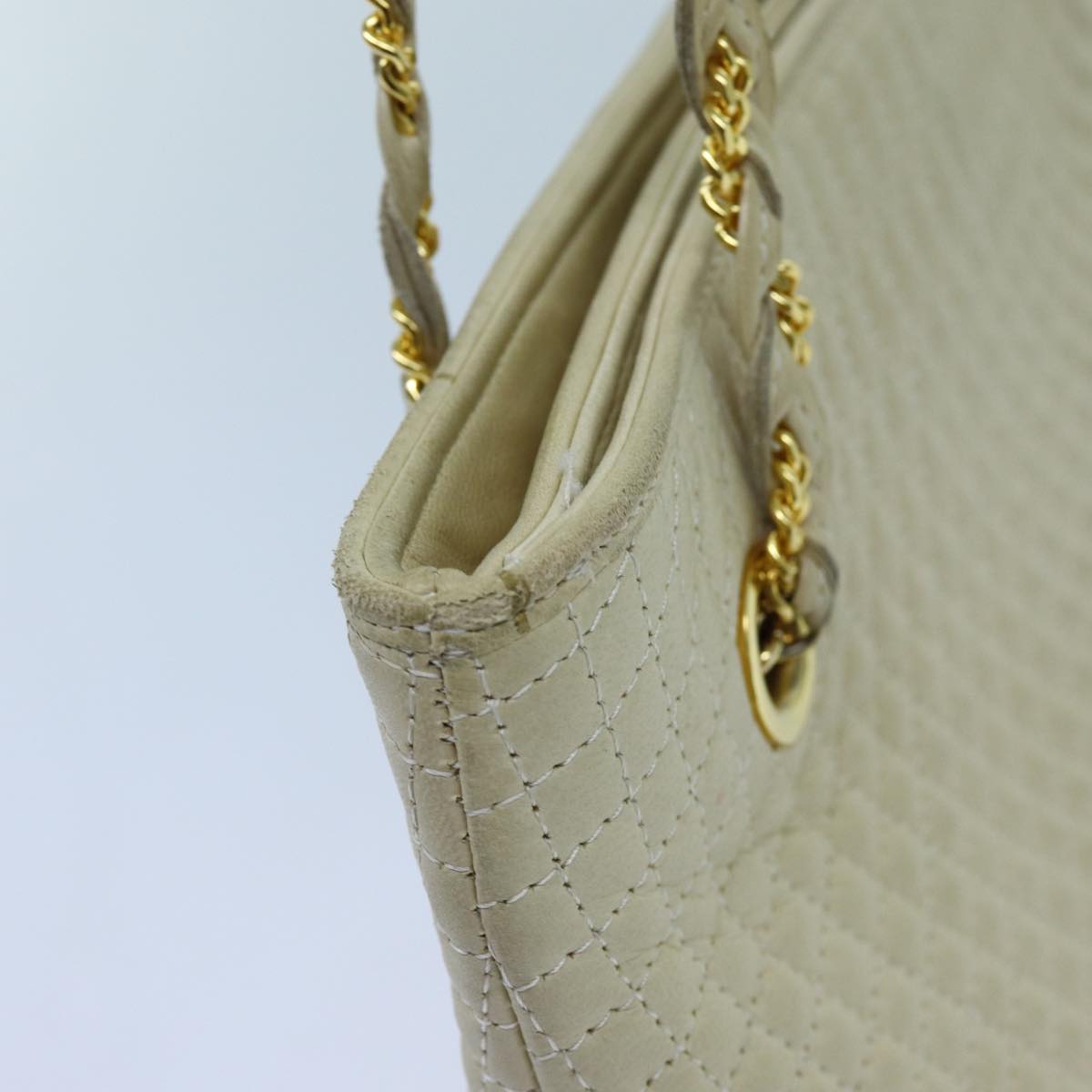 BALLY Quilted Chain Shoulder Bag Leather Beige